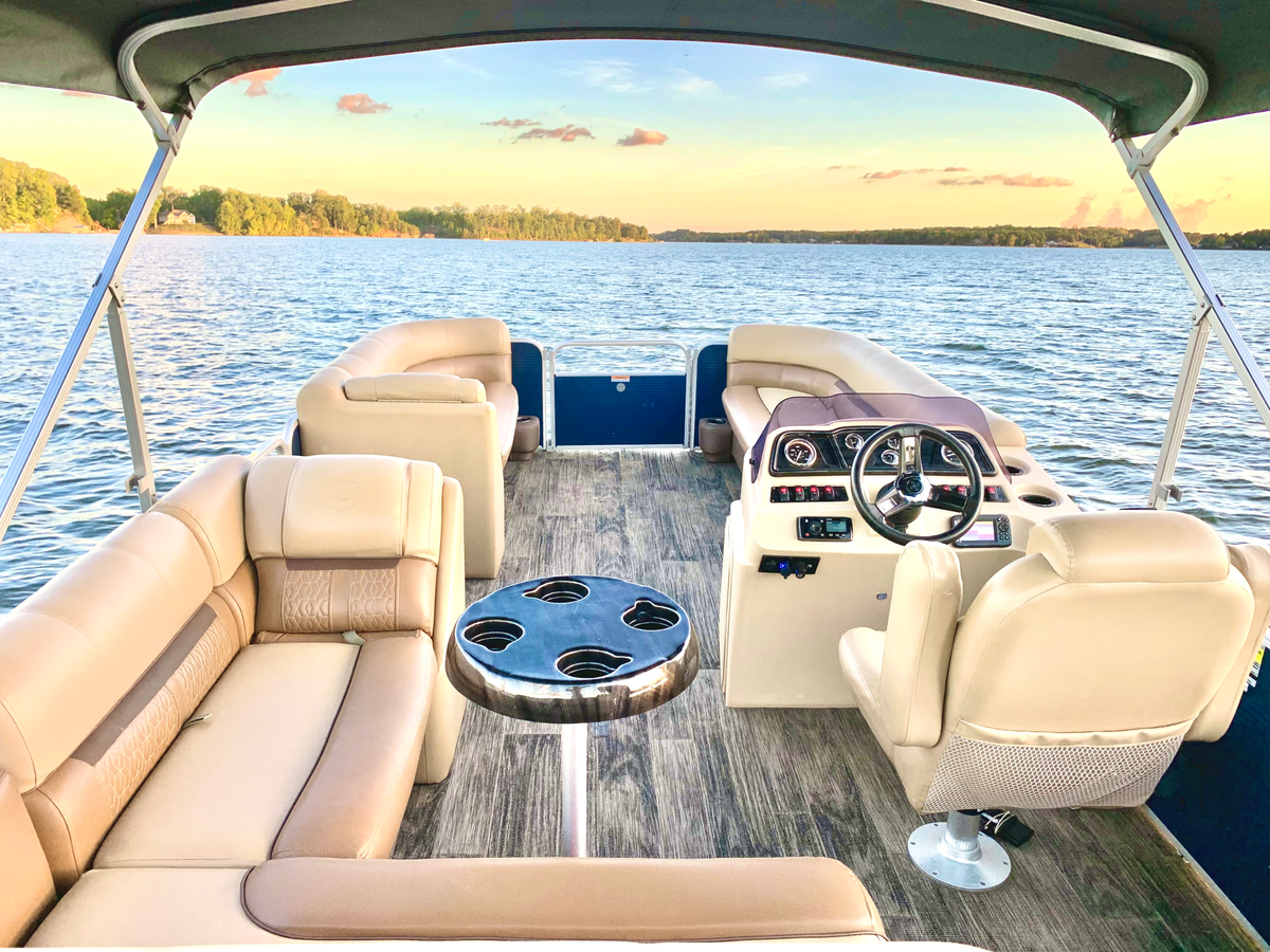 A Boat Rentals of Lake Wylie outing